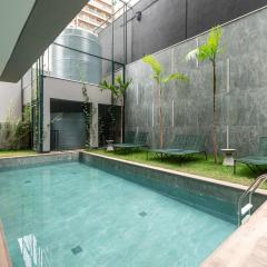 Apto com Piscina e Academia a 350m do metro