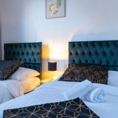 Apartments Kolín II & Penzion Navara