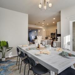 Modern Townhome - Prime Location - Pup Friendly