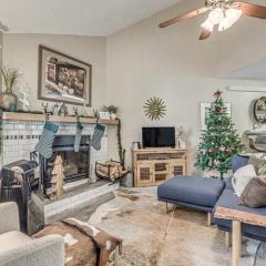 Walk to Midtown Ruidoso! Cozy Eagles Nest Condo
