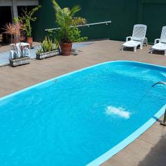 Casa a 200m da Praia com Piscina Privativa para Grupos em Boracéia