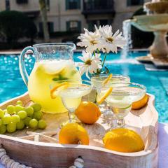 1st floor King Suite w kitchenette 6107-L