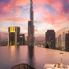 Burj Khalifa &Sea Views, Luxury 2BR, 5-Star Amenities