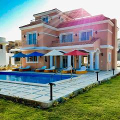 VIP villa heated pool & Spa & fully entertained