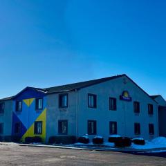 Hotel Lincoln Inn on Route 66 and near I-55