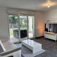 Le Nest - 2 Parking - Terrasse - Wifi - 2 Chambres