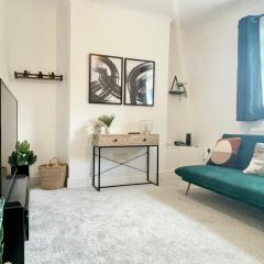 Llangyfelach Peaceful 3BR Stay with Parking