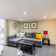Cozy Suite Condo - Heart Of St Clair West