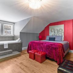 Downtown Gem 2BR Tub Parking