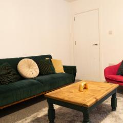 Casa Ysgol Corner Cozy & Modern 2-Bed Ground-Floor Apartment