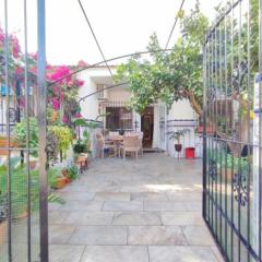 Breathtaking beachfront escape !