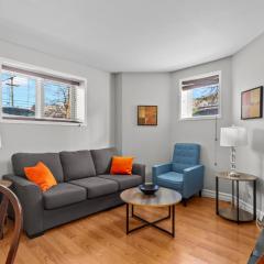 Modern 2BR Wi-Fi TV Off-Street