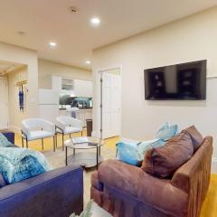 2 Bedroom Unit in the Heart of Back Bay