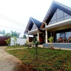 Puri Gajah Homestay & Villa