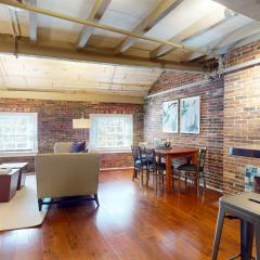 Elegant 2BR 009mi Faneuil HallQuincy Market