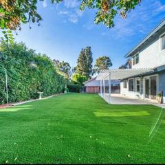 Marbella Lane Modern Home w Private Backyard