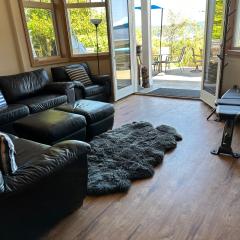 3 bed Lake Sammamish Waterfront + Peloton Bike