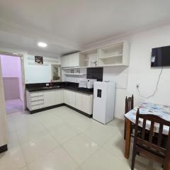 Flat Rota do Sol Bombinhas Centro 100 metros da praia - sem cozinha