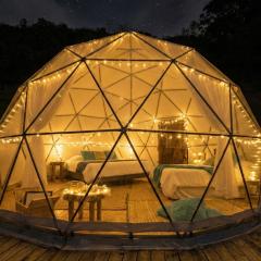 Glamping Familiar Montemoral King Size, Naturaleza y Vista a la Montaña