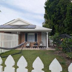 Peaceful, Walk to Beach, Bikes, AC, Starlink