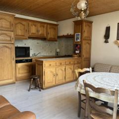 Appartement cosy pour 4 pers. avec balcon, proche centre et téléphérique - FR-1-464-261