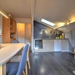 Appartement lumineux 2 pièces avec balcon et parking - FR-1-524-146