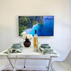 Studio in Belmont | Easy to City & Airport