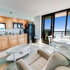 Seaside condo w hot tub & balcony