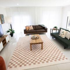 Le Palmier - coastal charm minutes from the beach