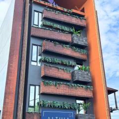 Althia Capsule Quarters