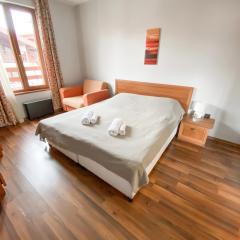 Evergreen Private Apartment 303