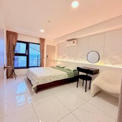 Arte Cheras Deluxe Queen-bed Room