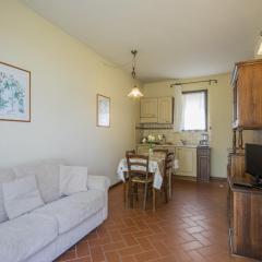 Flat with shared pool and air conditioning