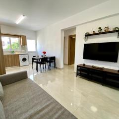 Seaside Two Bedroom Elegant Flat in Tourist Area