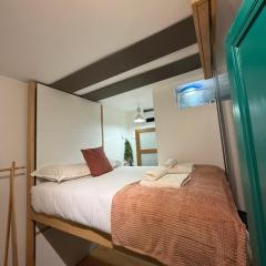 Studio for Two - Perfect Location close to metro