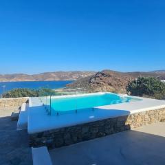 Elegant Mykonos 3 Bd Villa w Private Swimming Pool