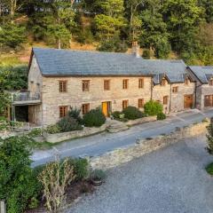 8 Bed in Llanigon BN241