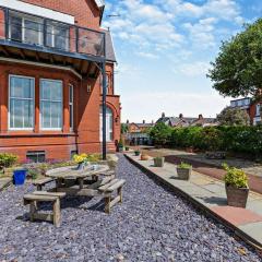 2 Bed in Lytham St Annes 94212