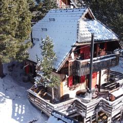 urige Hochgamshütte auf 1800m Nähe Skilift mit Sauna, Kamin & Panoramablick