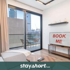 StayShort - Stylish, Minimalist 2-Bedroom in Jumeirah Village Circle
