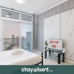 StayShort - Damac Hills sleeps 2 with Private Balcony