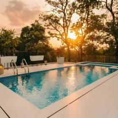 StayVista at Casa Canto with Infinity Pool