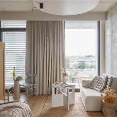 Locke at East Side Gallery