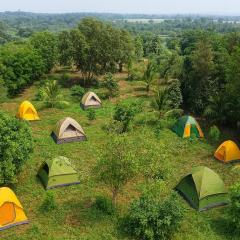 TrailfourWD Riverfront Adventure Camp & Outdoor Retreat