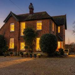 Victorian House Sleeps 14 Pool and Gardens