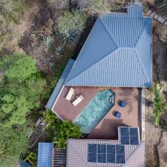 3 private bedrooms with panoramic views of Morne