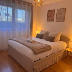 Dream Life in Paris by Dream Apartments