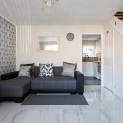Stunning 2 Bedroom Semi Detached Holiday Home in Manchester