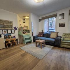 Appartement met 2 slaapkamers en tuin in Amsterdam