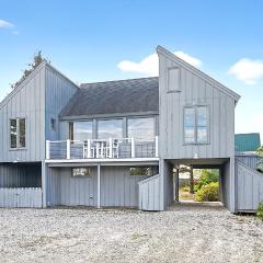 Salty Dolphin by Bayley Vacation Rentals